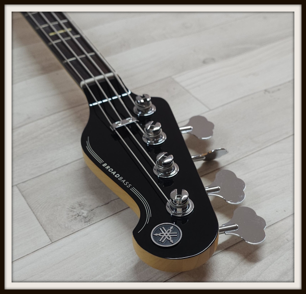 Yamaha Pro Series BBP34, Vintage White II